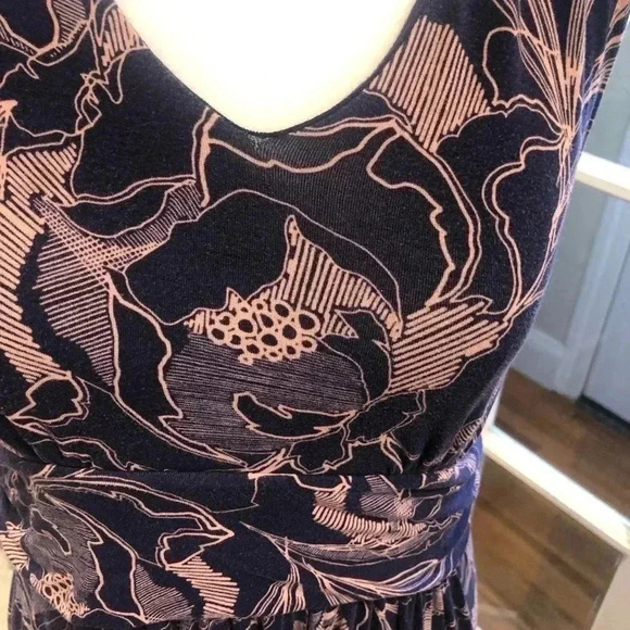 A Pea in the Pod sleeveless maxi dress - Picture 3 of 6